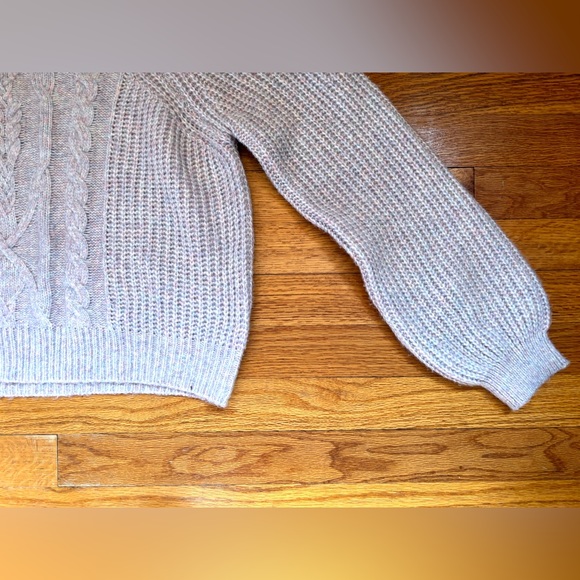 Love Knits NWT Cropped Long sleeve Sweater with Cut Out Shoulders Women’s XL - Picture 4 of 7